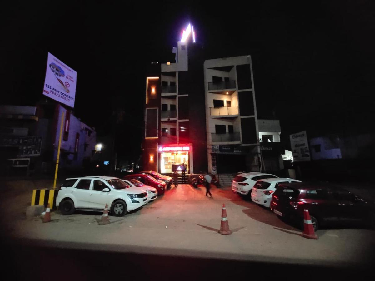 Arihanth Inn Vellore Zewnętrze zdjęcie