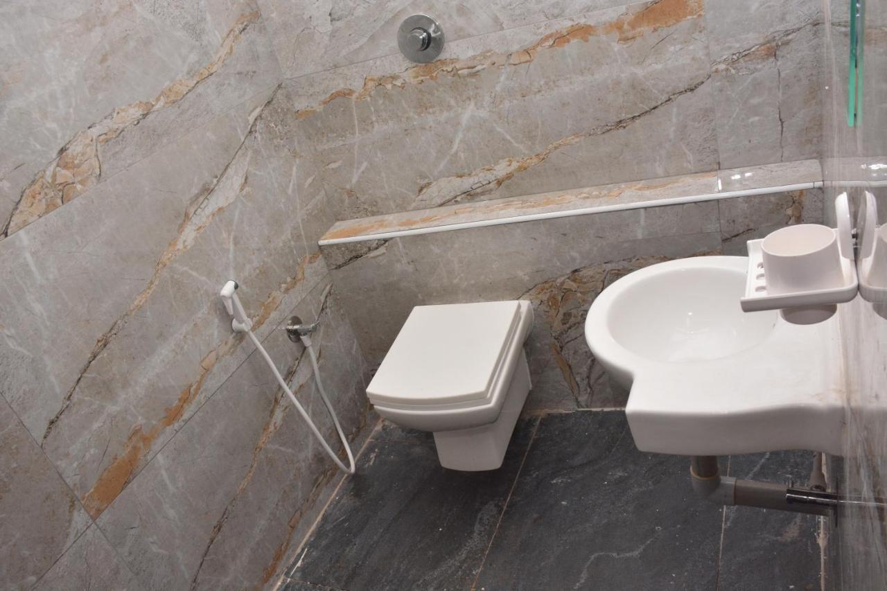 Arihanth Inn Vellore Zewnętrze zdjęcie